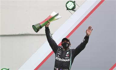 汉密尔顿F1土耳其站夺冠，吸取了F1中国大奖赛失败教训